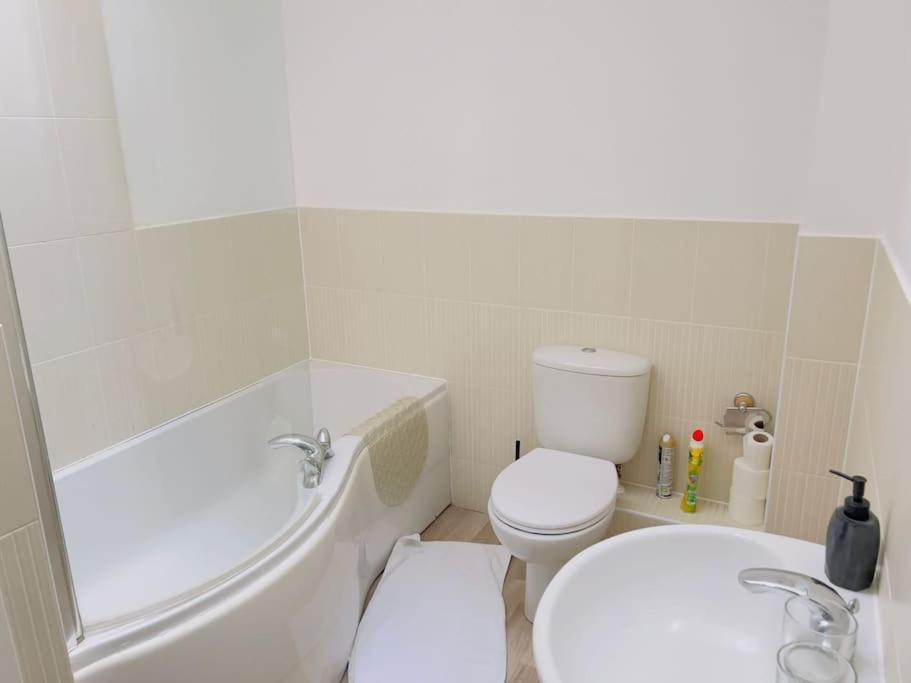 2 Bedroom Flat In Colchester Luaran gambar